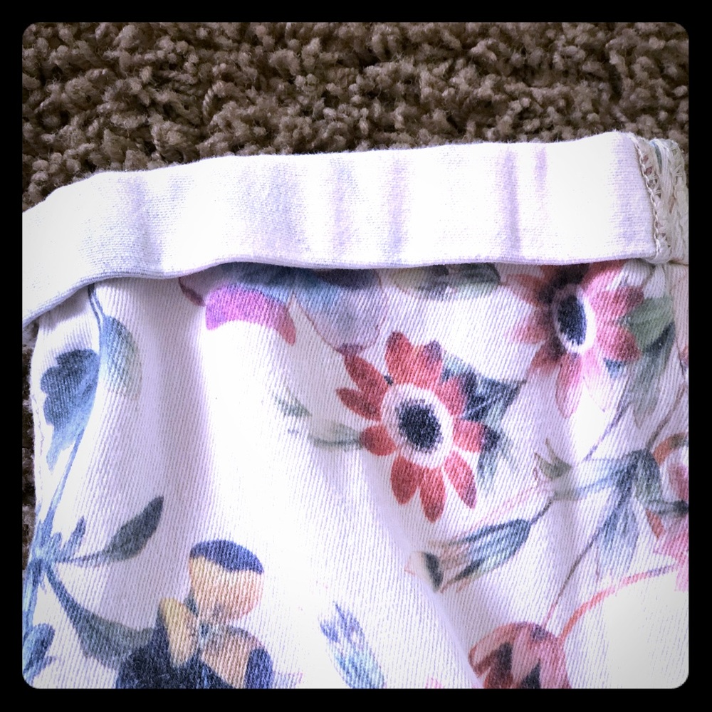 Floral cropped pants